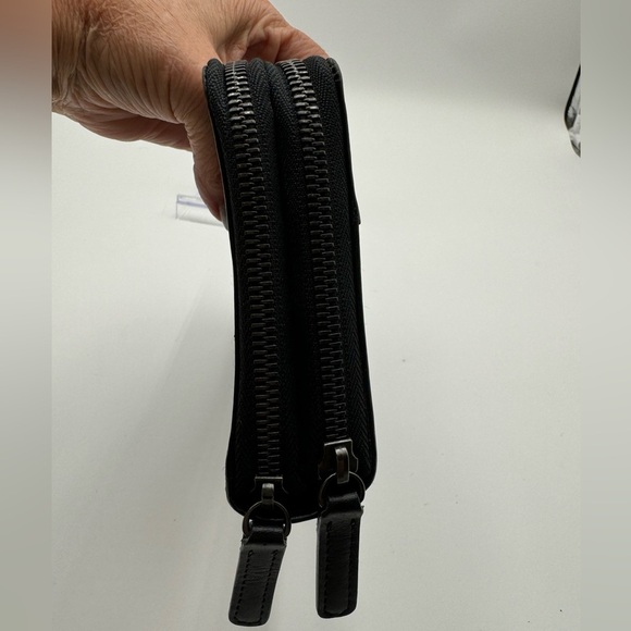 Burberry-Authentic-Black Label Crestridge Double Zippy Wallet/Organizer Like New - Picture 4 of 15